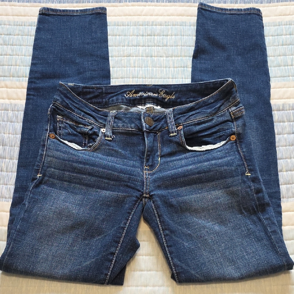 American Eagle Outfitters Women’s Medium-Dark Blue Skinny Jeans
